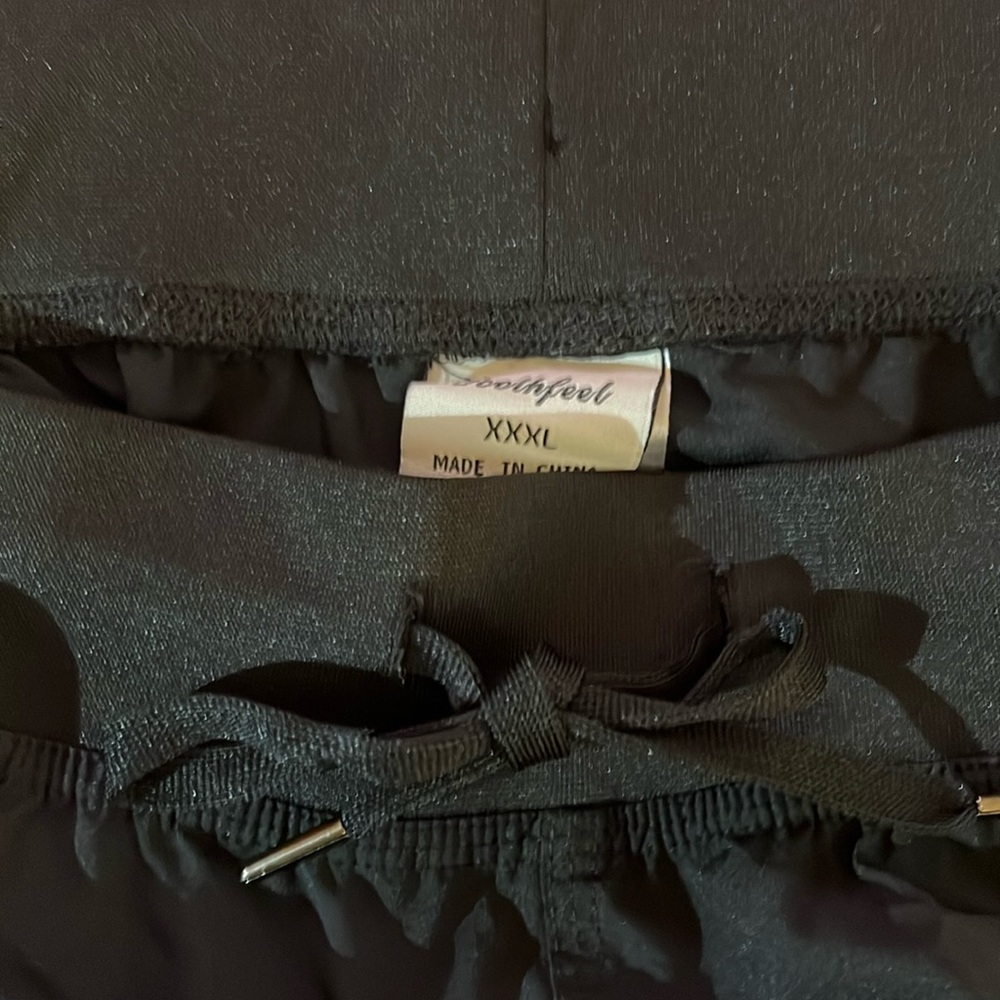 Soothfeel XXXL travel cargo joggers.